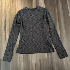 REI Women’s Running Shirt Black Long Sleeve Thumbholes Size Small